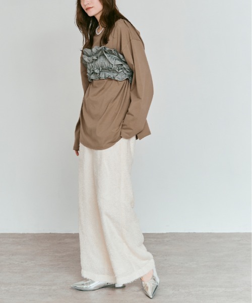 W:Huku(フーク)の「ビスチェ セット ロング Tシャツ / Layered Look: Frill Bustier & Long Sleeve Top(Tシャツ/カットソー・レディース・ライトブラウン/オフホワイト・FREE)」の10枚目の写真