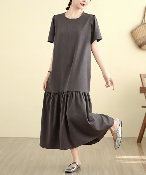 AMAJI(アマジ)の「ルーズシルエット 半袖 マキシ丈ワンピース(ワンピース・レディース・グレー・XX-LARGE/X-LARGE/LARGE)」の2枚目の写真