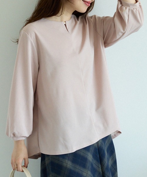 BELLUNA PLUS(ベルーナ)の「ジョーゼット素材ホック使いTブラウス(シャツ/ブラウス・レディース・ピンクベージュ/ラベンダー/チャコール/ワイン系・X-LARGE/LARGE/MEDIUM)」の12枚目の写真