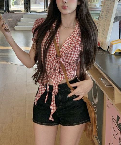 HALEY PESCA（ヘーリーペスカ）の「HALEY PESCA/フロントタイギンガムチェック　パフスリーブトップス（Tシャツ/カットソー・レディース・レッド・MEDIUM/SMALL）」の9枚目の写真