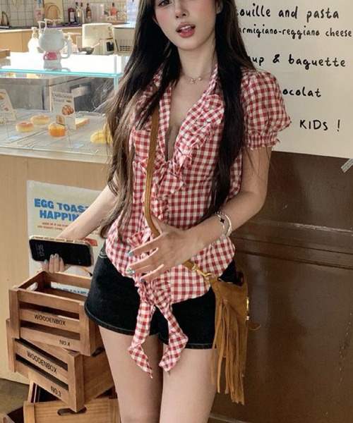 HALEY PESCA（ヘーリーペスカ）の「HALEY PESCA/フロントタイギンガムチェック　パフスリーブトップス（Tシャツ/カットソー・レディース・レッド・MEDIUM/SMALL）」の11枚目の写真