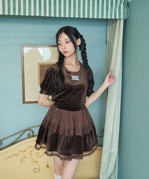 Lovilyn(ラヴィリン)の「レースロゴベロアトップス(Tシャツ/カットソー・レディース・ブラウン/ホワイト・FREE)」の14枚目の写真