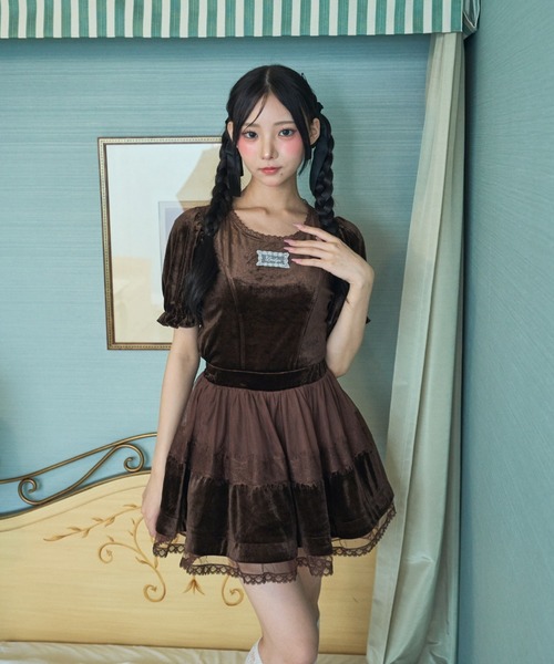Lovilyn(ラヴィリン)の「レースロゴベロアトップス(Tシャツ/カットソー・レディース・ブラウン/ホワイト・FREE)」の15枚目の写真