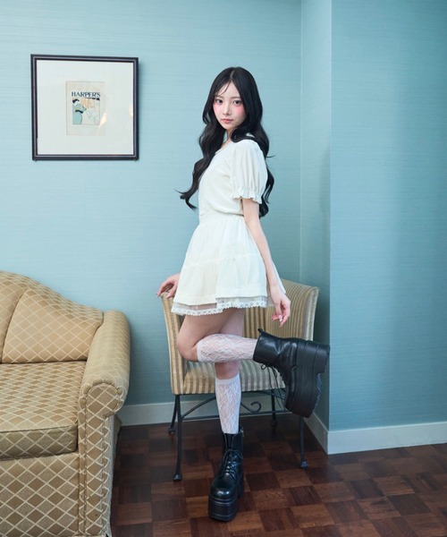 Lovilyn(ラヴィリン)の「レースロゴベロアトップス(Tシャツ/カットソー・レディース・ブラウン/ホワイト・FREE)」の9枚目の写真