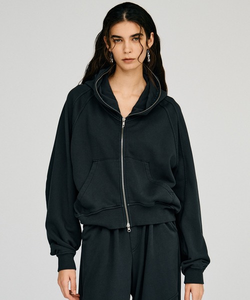 PRANK PROJECT(プランクプロジェクト)の「【2026Autumn Pre-Order】タッキングスウェットフーディ / Tucking Sweat Hoodie(パーカー・レディース・ブルー/チャコールグレー・FREE)」の1枚目の写真