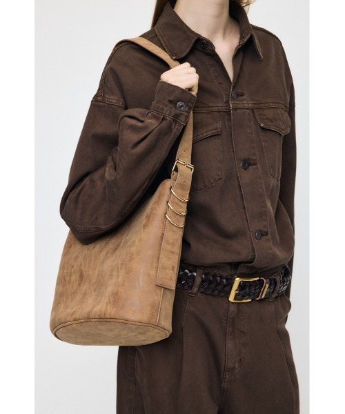 MOUSSY(マウジー)の「【26年AW新作】【EC限定】ONE HANDLE BUCKET バッグ(ショルダーバッグ・レディース・ブラウン/ライトブラック・FREE)」の13枚目の写真