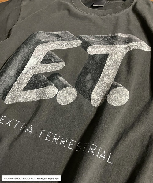minius(ミニウス)の「【E.T.】THE EXTRA-TERRESTRIAL 映画 ライセンス Tシャツ ヴィンテージ風 ストーンロゴデザイン メンズ レディース(Tシャツ/カットソー・メンズ・ブラック/ホワイト・SMALL/X-LARGE/MEDIUM/LARGE)」の5枚目の写真