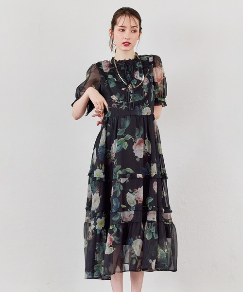Audie a Muses(オーディアミューズ)の「フローラルプリントワンピース(ワンピース・レディース・ブラック/グリーン・42/40/38/36)」の1枚目の写真
