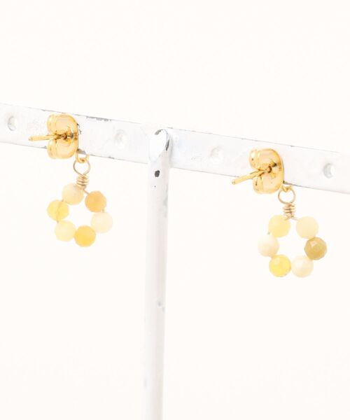 tone（トーン）の「【mio ritomo】ichika イエローオパール 小花ピアス(MA)（ピアス（両耳用）・レディース・ゴールド・FREE）」の7枚目の写真