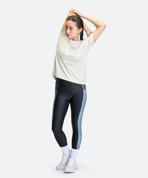 UNDER ARMOUR(アンダーアーマー)の「UAテック グラフィック ボックス ショートスリーブ Tシャツ(トレーニング/レディース)(Tシャツ/カットソー・レディース・オフホワイト・L/XL/M/S)」の3枚目の写真