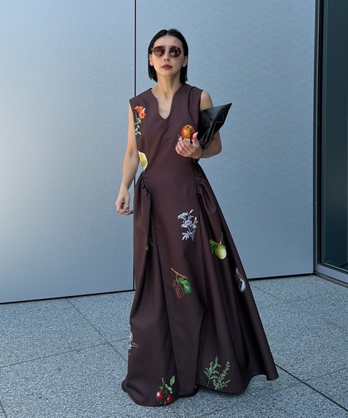 Ameri(アメリ)の「ELEANOR LINEN LIKE DRESS(ドレス・レディース・ブラウン/ブラック/アイボリー・SMALL/MEDIUM)」の4枚目の写真