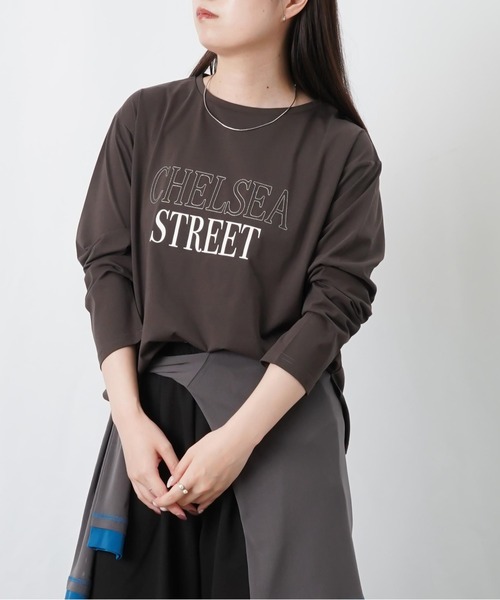 LUCA/LADY LUCK LUCA(ルカ/レディラックルカ)の「LC/LLL プレーティング天竺ロゴプルオーバー(Tシャツ/カットソー・レディース・グリーン/アイボリー/チャコールグレー/ライトグレー・FREE)」の2枚目の写真