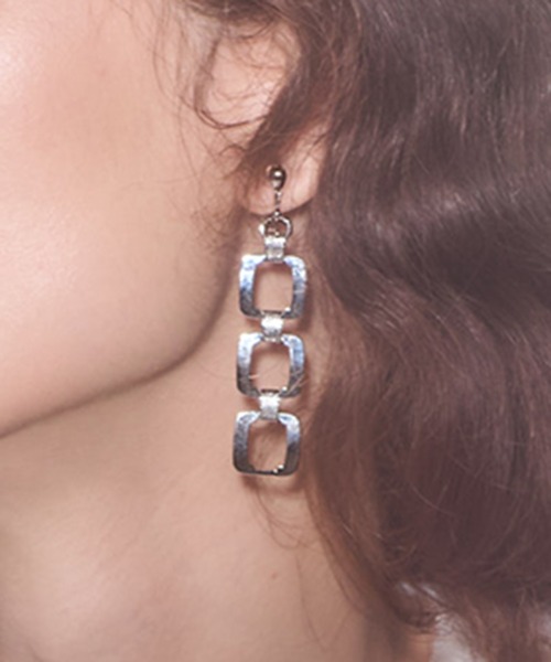 IRIS47(イリスフォーセブン)の「【IRIS 47】band earring/バンド イヤリング BO289(イヤリング・レディース・シルバー/ゴールド・FREE)」の2枚目の写真