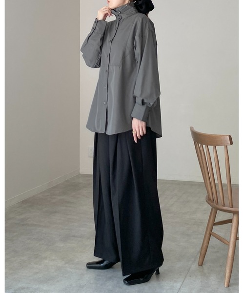 She's Closet(シーズクローゼット)の「2WAY レギュラーカラー スタンドネック シャツ ブラウス(シャツ/ブラウス・レディース・ブラウン/チャコールグレー/ホワイト/ブルー・FREE)」の15枚目の写真
