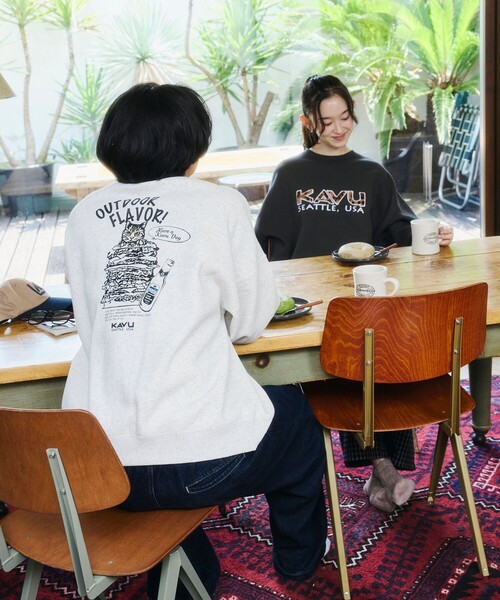 FREAK'S STORE（フリークスストア）の「KAVU/カブー 限定展開 KAVU × FREAK'S STORE / 別注 KV レオパードロゴ スウェット（スウェット・メンズ・ベージュ/アッシュグレー/スミクロ・LARGE/MEDIUM/SMALL）」の15枚目の写真