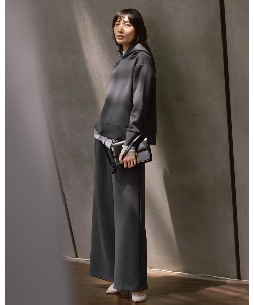 DoCLASSE( ドゥクラッセ)の「ライトダンボールニット・ワイドパンツ(その他パンツ・レディース・ライトグレー/チャコール/グレー/ネイビー/バーガンディー・L/XL/XXL/S/M)」の4枚目の写真