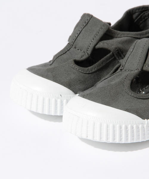 こども ビームス（コドモビームス）の「victoria / Sandalia (15～21.5cm)（スニーカー・キッズ・ホワイト/ブラック系その他/サックスブルー・24(15cm）/28(17.5)/30(18.5)/31(19cm)/32(20cm）/23(14.5)/22(13.5)/26(16cm）/27(17cm）/29(18cm)/33(20.5)/25(15.5)/34(21.5)）」の6枚目の写真