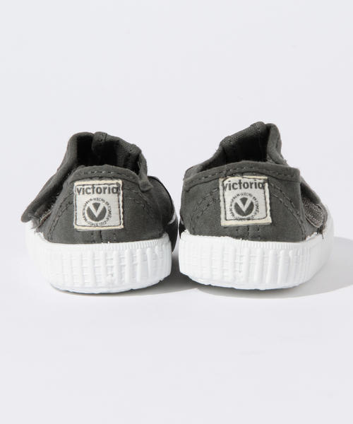 こども ビームス（コドモビームス）の「victoria / Sandalia (15～21.5cm)（スニーカー・キッズ・ホワイト/ブラック系その他/サックスブルー・24(15cm）/28(17.5)/30(18.5)/31(19cm)/32(20cm）/23(14.5)/22(13.5)/26(16cm）/27(17cm）/29(18cm)/33(20.5)/25(15.5)/34(21.5)）」の21枚目の写真