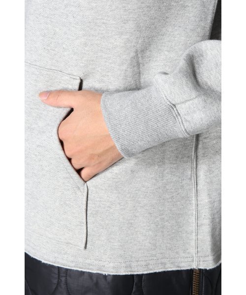 MR.GENTLEMAN（ミスタージェントルマン）の「MR.GENTLEMAN QUILTED MIX PULLOVER SWEAT PARKA -CITYSHOP Exclusive-（パーカー・メンズ・ブラック/グレー・LARGE/X-LARGE/MEDIUM）」の17枚目の写真
