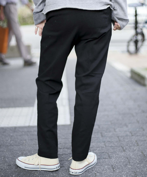 Denime（ドゥニーム）の「ストレッチチノクロップドパンツ（チノパンツ・レディース・ブラック/ベージュ・MEDIUM/SMALL）」の9枚目の写真