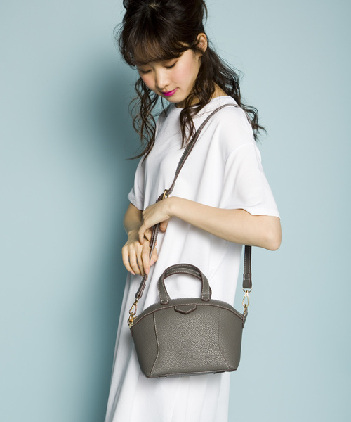 PLAIN CLOTHING(プレーンクロージング)の「ラウンドハンドバッグ/ショルダーバッグ【PLAIN CLOTHING】(ショルダーバッグ・レディース・ブラック/ボルドー/キャメル/グレー・FREE)」の17枚目の写真