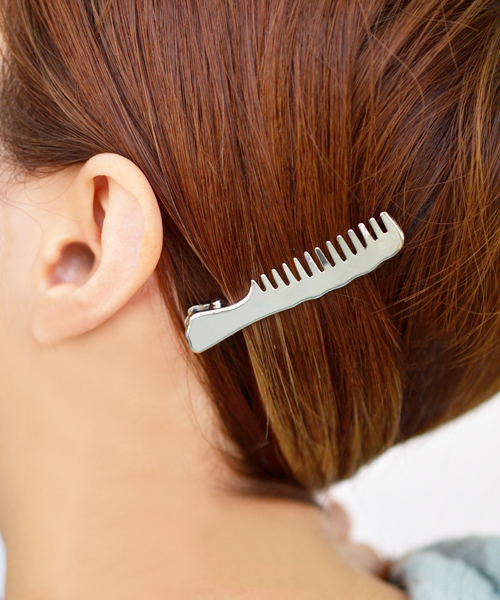 Fun & Daily(ファンアンドデイリー)の「F&D : くしモチーフヘアクリップ(バレッタ/ヘアクリップ・レディース・ゴールド/シルバー/グレー/ネイビー/ブラック・FREE)」の5枚目の写真