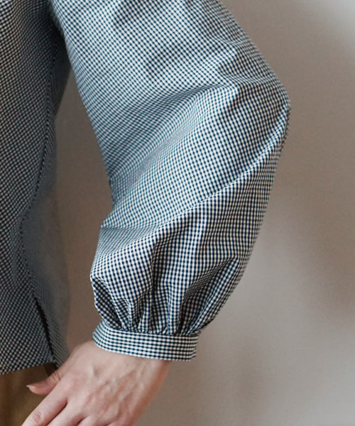 laboratory work(ラボラトリーワーク)の「4wayアレンジ ボリューム袖ブラウス(シャツ/ブラウス・レディース・ホワイト/ネイビー/ブラック/オフホワイト/ブルー系その他・MEDIUM)」の14枚目の写真