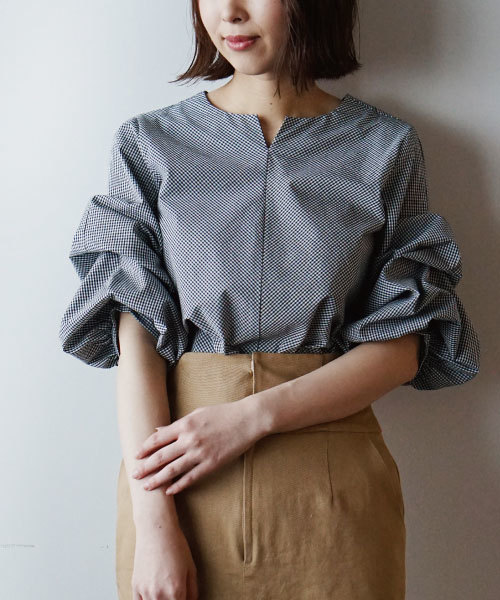 laboratory work(ラボラトリーワーク)の「4wayアレンジ ボリューム袖ブラウス(シャツ/ブラウス・レディース・ホワイト/ネイビー/ブラック/オフホワイト/ブルー系その他・MEDIUM)」の8枚目の写真