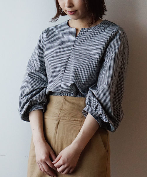 laboratory work(ラボラトリーワーク)の「4wayアレンジ ボリューム袖ブラウス(シャツ/ブラウス・レディース・ホワイト/ネイビー/ブラック/オフホワイト/ブルー系その他・MEDIUM)」の21枚目の写真