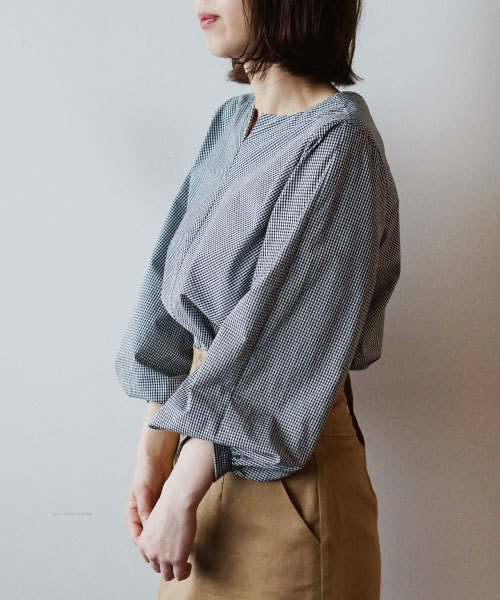 laboratory work(ラボラトリーワーク)の「4wayアレンジ ボリューム袖ブラウス(シャツ/ブラウス・レディース・ホワイト/ネイビー/ブラック/オフホワイト/ブルー系その他・MEDIUM)」の11枚目の写真