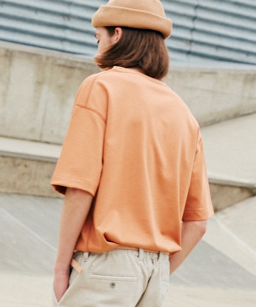 LIDNM（リドム）の「LIDNM/リドム/ヘビーウェイトシームレスTシャツ（Tシャツ/カットソー・メンズ・オフホワイト/ベージュ/オレンジ・SMALL/MEDIUM/LARGE）」の11枚目の写真