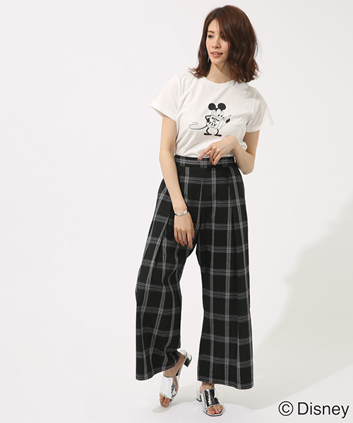 AZUL by moussy(アズールバイマウジー)の「モノクロ OLD MICKEY TEE(Tシャツ/カットソー・レディース・イエロー/グレー/ホワイト・SMALL/MEDIUM)」の16枚目の写真