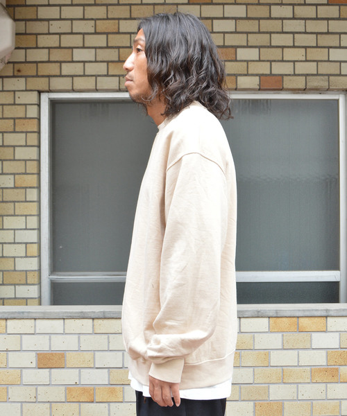 Champion（チャンピオン）の「【Champion】チャンピオン ピグメント加工 ライト裏起毛 オーバーサイズ クルーネックスウェット（スウェット・レディース・ベージュ/グリーン・M/L/XL）」の3枚目の写真