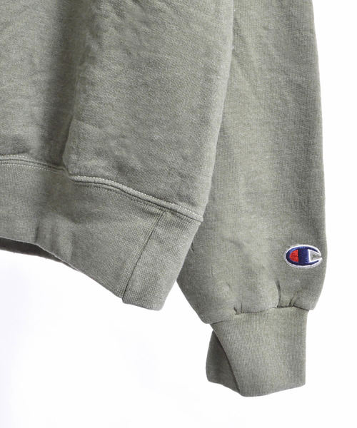Champion（チャンピオン）の「【Champion】チャンピオン ピグメント加工 ライト裏起毛 オーバーサイズ クルーネックスウェット（スウェット・レディース・ベージュ/グリーン・M/L/XL）」の15枚目の写真