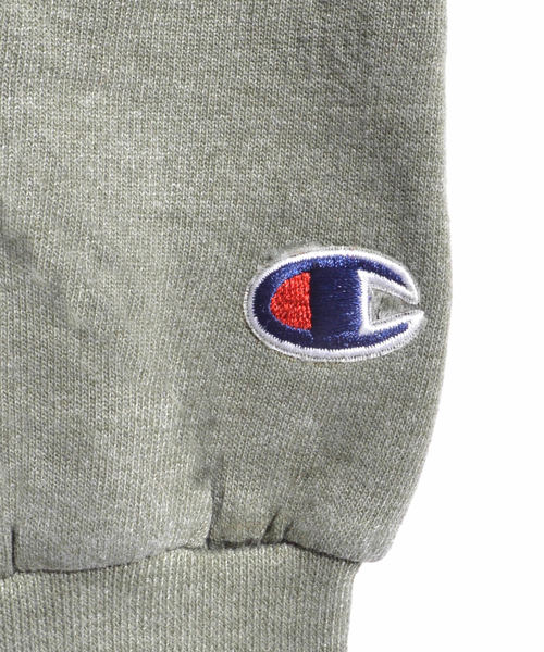 Champion（チャンピオン）の「【Champion】チャンピオン ピグメント加工 ライト裏起毛 オーバーサイズ クルーネックスウェット（スウェット・レディース・ベージュ/グリーン・M/L/XL）」の9枚目の写真