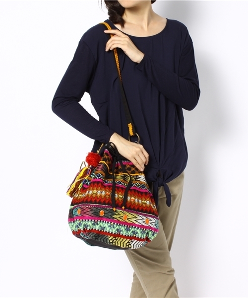 mystic（ミスティック）の「D.R.INTERNATIONAL（ショルダーバッグ・レディース・ブラック・ﾌﾘ-）」の2枚目の写真