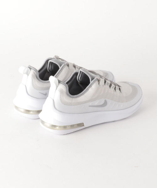 NIKE(ナイキ)の「OC NIKE WエアマックスAXIS(スニーカー・レディース・シルバー・25cm/23.5cm/22.5cm/24.5cm/24cm/23cm)」の4枚目の写真