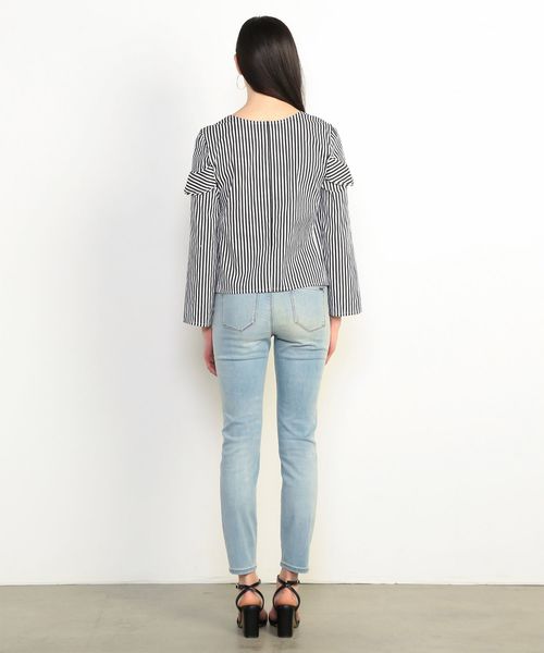 ARMANI EXCHANGE(アルマーニエクスチェンジ)の「【A|Xアルマーニ エクスチェンジ】ピンストライプ ブラウス(シャツ/ブラウス・レディース・ブラック/レッド・SMALL/MEDIUM/X-SMALL)」の3枚目の写真