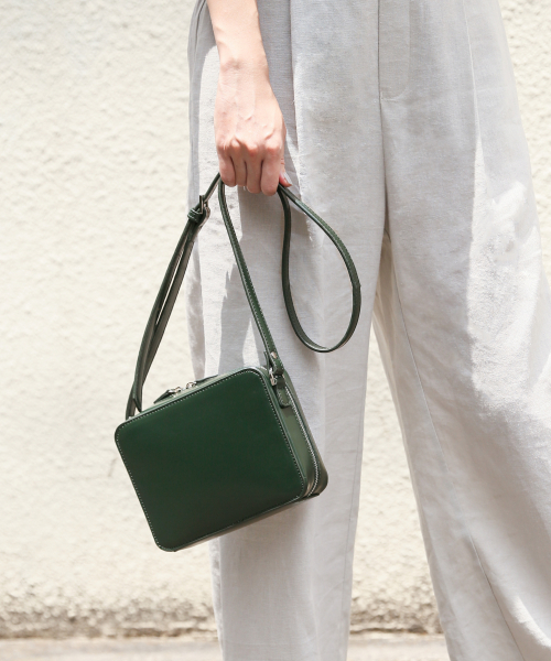 LOWRYS FARM(ローリーズファーム)の「スクエアショルダーBAG 844090(ショルダーバッグ・レディース・ブラック/ブラウン/グリーン・FREE)」の3枚目の写真