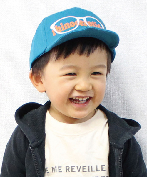 GRIN BUDDY（グリンバディ）の「【GRIN BUDDY(グリンバディ）】メガネ柄キッズキャップ/Aniglass Cap（キャップ・キッズ・レッド/サックスブルー/マスタード・52cm/54cm）」の2枚目の写真