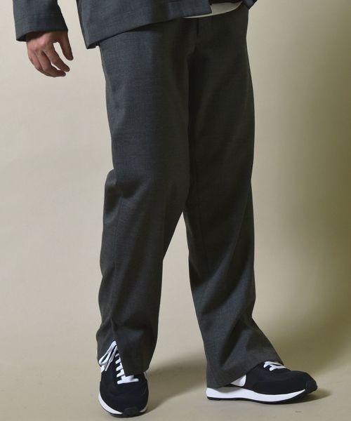 SHIPS(シップス)の「SU: TW SOLOTEX(R) スリット パンツ(その他パンツ・メンズ・グレー/ベージュ・SMALL/MEDIUM/LARGE/X-LARGE)」の1枚目の写真