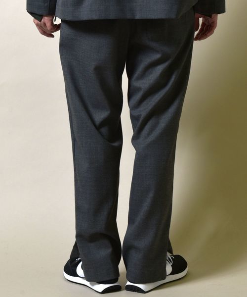 SHIPS(シップス)の「SU: TW SOLOTEX(R) スリット パンツ(その他パンツ・メンズ・グレー/ベージュ・SMALL/MEDIUM/LARGE/X-LARGE)」の19枚目の写真