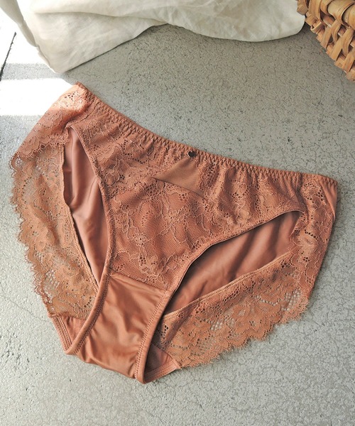 AMPHI（アンフィ）の「AMPHI/シンプル×レース　ショーツ（ショーツ・レディース・ブルー/アイボリー/テラコッタ/チャコールグレー/オレンジ/モスグリーン/コーラルピンク/ネイビー/バーガンディー/ホワイト/マスタード/ライトインディゴブルー/キャメル/ダークグリーン/クリアグリーン/ライトピンク/ライトグレー/ライトパープル/オリーブ/サックスブルー/ベージュ/ブラック/ホワイト×パープル/ミント・MEDIUM/LARGE）」の20枚目の写真