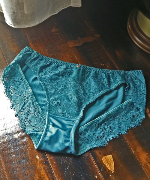 AMPHI（アンフィ）の「AMPHI/シンプル×レース　ショーツ（ショーツ・レディース・ブルー/アイボリー/テラコッタ/チャコールグレー/オレンジ/モスグリーン/コーラルピンク/ネイビー/バーガンディー/ホワイト/マスタード/ライトインディゴブルー/キャメル/ダークグリーン/クリアグリーン/ライトピンク/ライトグレー/ライトパープル/オリーブ/サックスブルー/ベージュ/ブラック/ホワイト×パープル/ミント・MEDIUM/LARGE）」の9枚目の写真