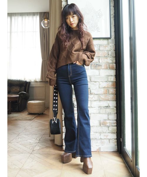 EVRIS（エヴリス）の「BASICフレアーDENIM PT（デニムパンツ・レディース・ブラック/インディゴブルー・SMALL/MEDIUM）」の4枚目の写真