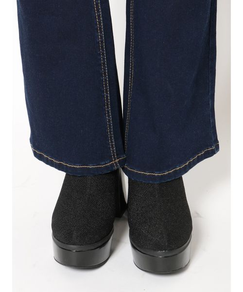 EVRIS（エヴリス）の「BASICフレアーDENIM PT（デニムパンツ・レディース・ブラック/インディゴブルー・SMALL/MEDIUM）」の22枚目の写真