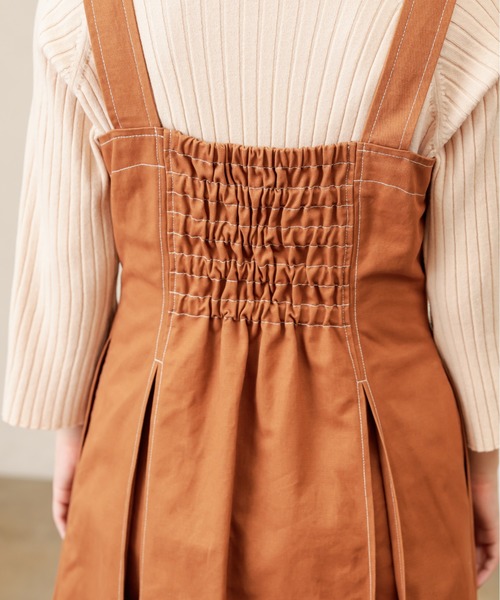 natural couture（ナチュラルクチュール）の「【WEB限定カラー有り】配色ステッチジャンスカ（ジャンパースカート・レディース・ブラウン/ブルー系その他/ベージュ・FREE）」の5枚目の写真