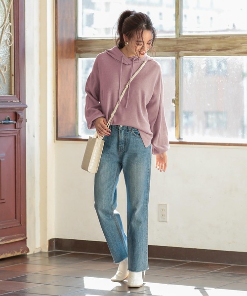 KOBE LETTUCE(コウベレタス)の「サイドスリットフーディニットトップス(ニット/セーター・レディース・アイボリー/チャコール/オレンジ/オリーブ/グレイッシュベージュ/パープル/ブラック・FREE)」の11枚目の写真