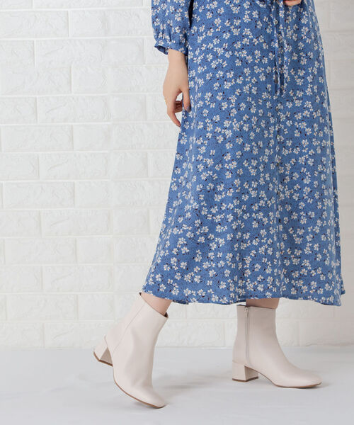 NOLLEY’S（ノーリーズ）の「【REMME/ レメ】スクエアトゥショートブーツ（ブーツ・レディース・オフホワイト/ブラック/ブラウン/ベージュ・37/38/36）」の11枚目の写真