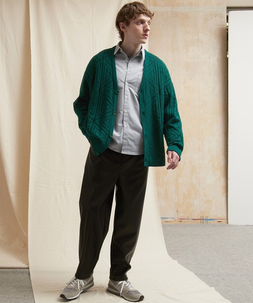 EMMA CLOTHES（エマクローズ）の「シンセティックレザー ワンタックセミワイドテーパードパンツ EMMA CLOTHES（その他パンツ・メンズ・ブラック/グレイッシュベージュ・S/M/L）」の16枚目の写真